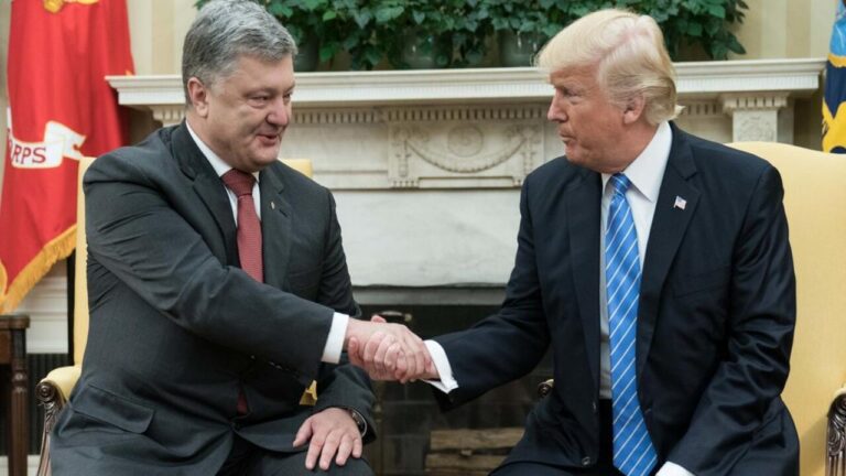 US President Donald Trump meets with his Ukrainian counterpart Petro Poroshenko