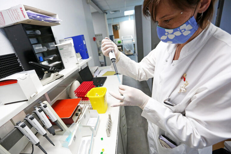 SANTE - Coronavirus - Premiers tests de depistages serologiques Covid 19