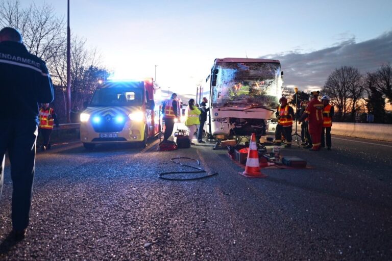 Accident de cars sur l'A 13