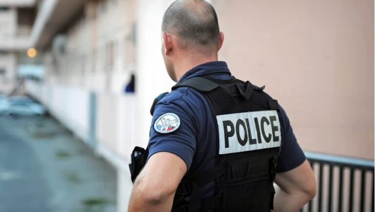 POLICE QUARTIERS ILLUSTRATION