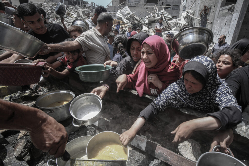 Community Food Kitchen as UN Says Malnutrition is Worsening in Gaza