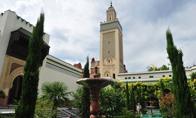 FRA : Paris -Illustration